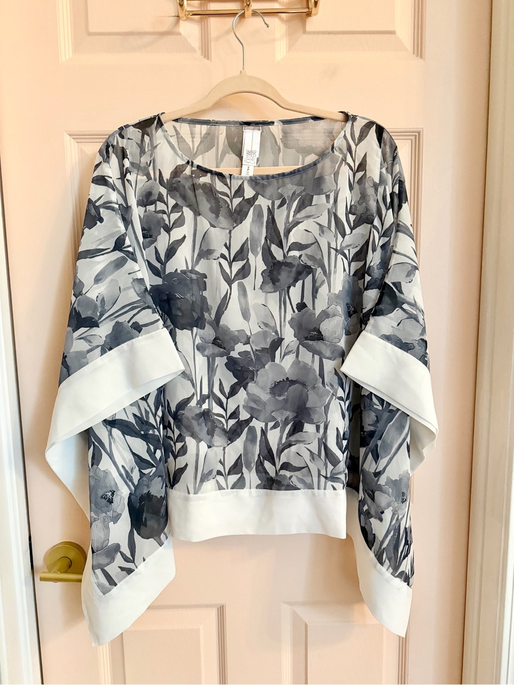 Blue grey floral Wynne Layers top